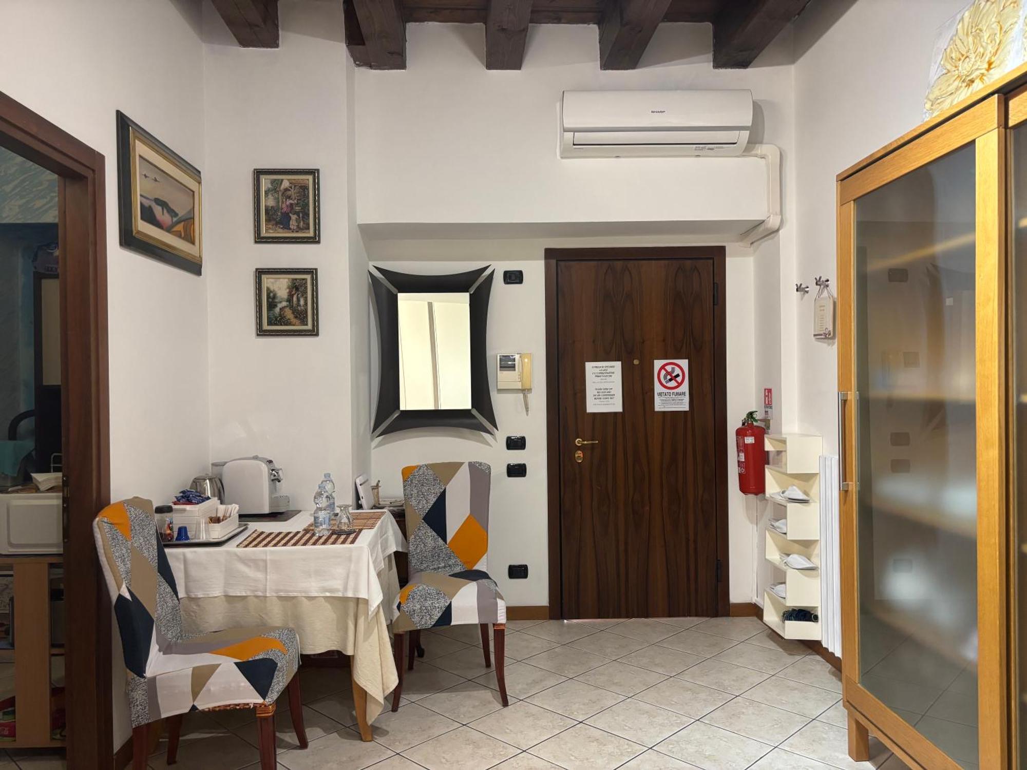 Apartamento Monolocale In Piazza Isolo Verona Exterior foto
